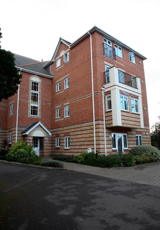 Basingstoke Apartments - Westlands House, City Centre, Home-From-Home Екстериор снимка