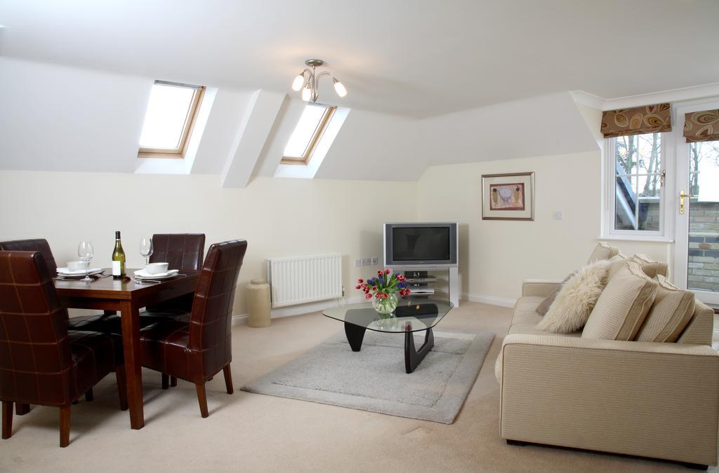 Basingstoke Apartments - Westlands House, City Centre, Home-From-Home Екстериор снимка