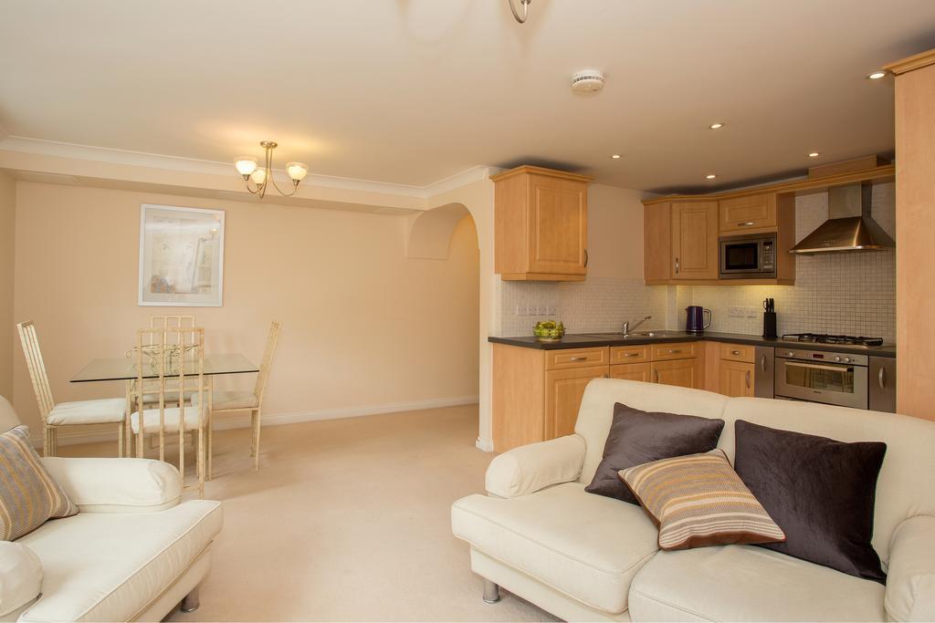 Basingstoke Apartments - Westlands House, City Centre, Home-From-Home Екстериор снимка